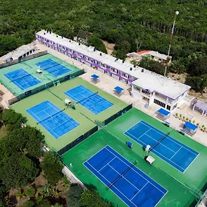 Cancun Tennis Inn Hotel