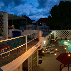 Moloch Hostel&suites Cancún