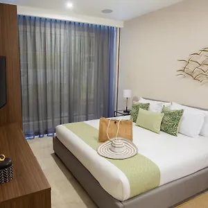 https://the-shore-at-46th-hotel.allrivieramayahotels.com