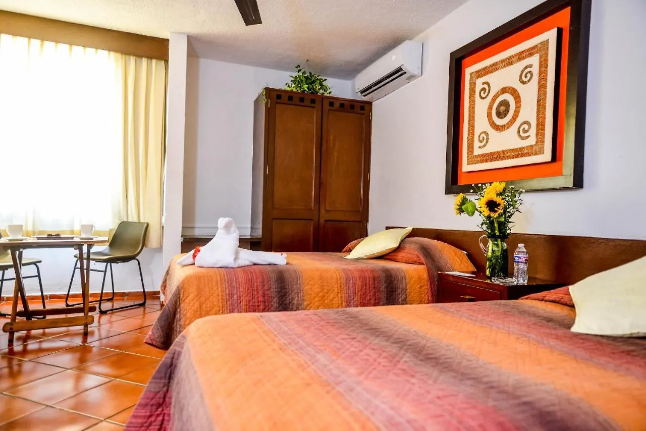 Hotel Los Girasoles Cancún 3*,