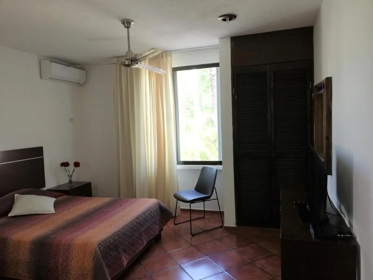 ***  Hotel Los Girasoles Cancún Mexico